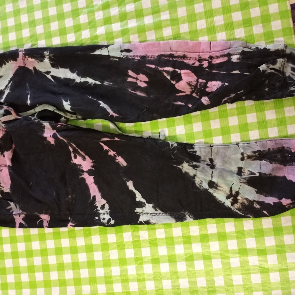 Black and pink tyedye